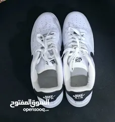  2 NIKE AIRFORCE 1 BLACK AND WHITE, REALLY GOOD CONDITION AND BARELY WORN