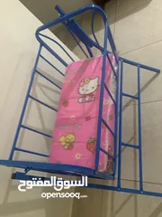  3 سرير اطفال مع فرشة ( استخدام بسيط جدا حوالي شهرين)