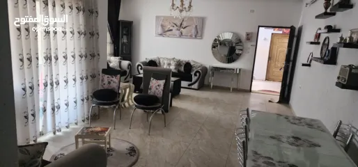  28 شقة مفروشة للايجار الشهري