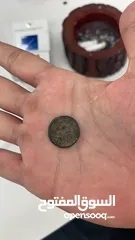  2 عملتين قديمات المعنيين