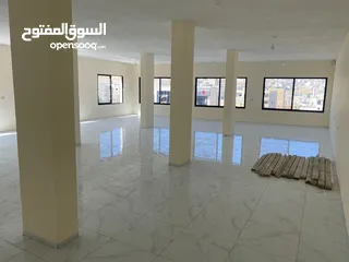  2 مجمع تجاري جديد للايجار على الشارع الرئيسي و تشطيب ممتاز