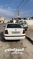  4 سكودا للبيع مكسور عليها سنتين والماتور بدو تسجيل...20000