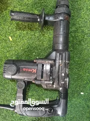 12 عدة يدوية أصلية شبه جديد  كهرباء او بطارية