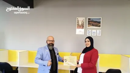  15 دورات ودبلومات تدريبية مهنية وأكاديمية معتمدة محليا ودوليا