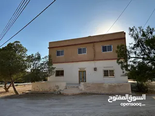  4 بيت للبيع ف