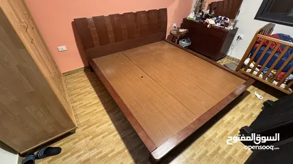  1 تخت مجوز ثقيل خشب زان للبيع
