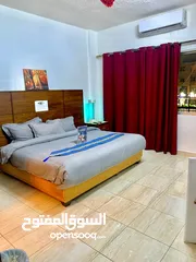  6 فندق للبيع ( خلو ) وليس عقار البيع يشمل ( اثاث ورخصه الفندق فقط )