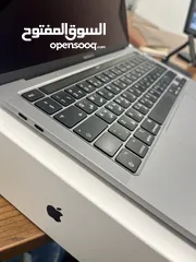  4 للبيع مثل الجديد MacBook Pro M2 2022