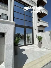  5 شقه سوبر ديلوكس بتشطيب حديث162mطابق أول بسعر مميز وكفاله بعيده  ومنطقه هادئة للسكن