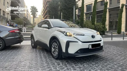  2 Toyota chr (izoa) 2021 للبيع