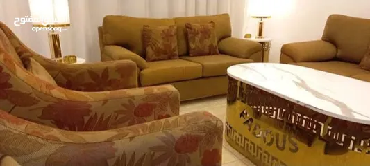  4 طقم  كنب  مستورد فاااخر م بحالة الوكالة مواصفات نخب   مريح جدا  خشب سويد متين