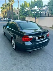  2 BMW 320i 2008