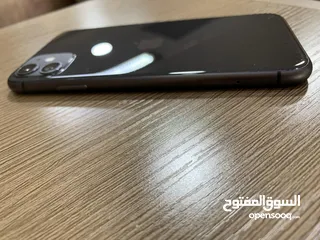  4 iPhone 11 Black 64giga 2card