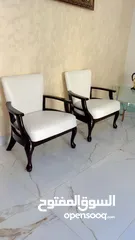  3 طقم كنب جلد 7مقاعد مع طربيزة سكريت