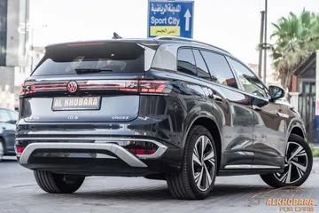  2 Volkswagen ID6 Crozz Pro 2024 Piano black