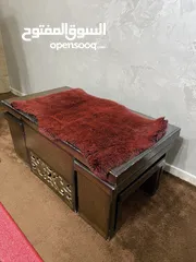  4 سجاد وطاولة وسط