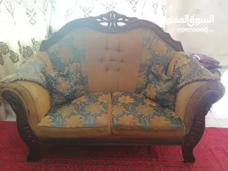  4 غرفة ضيوف وطاولة سفره