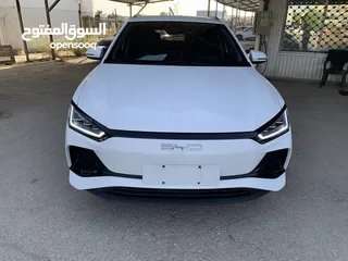  4 BYD E2 2022 بي واي ديه 2022 صنف لوكشري فل الفل بحاله الوكاله
