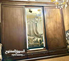  1 خزانة كبيرة للبيع