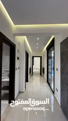  11 شقة ارضية للبيع 110م مع ترس (سكنية - استثمارية) في ديرغبار شارع ال 60 ، مطبخ راكب ، تدفئة غاز