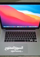  1 MacBook Pro 16GB RAM 256GB