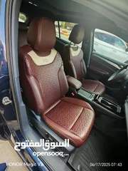  6 ID4 Pure+ 2021 لون كحلي مع فتحه وفرش جلد لون خمري