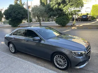  19 سيارة مرسيدس E200 لون فيراني مميز موديل 2021 بحالة الوكالة عداد 39،000 كيلو متر فقط