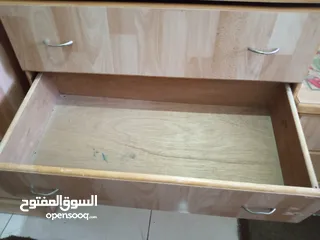  14 خزانة واسرّة للبيع