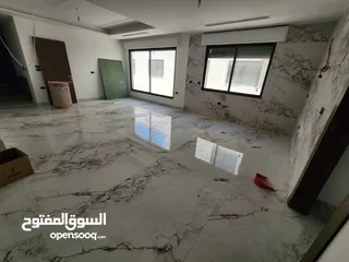  12 شقة فارغة للبيع بالقرب من دير غبار - ref : 14588