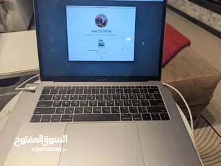  1 MacBook pro 2017 core i5 13inch
