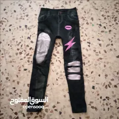  16 ملابس بناتي مستعمل بس نضيف بأسعار رمزيه ومراعاه عالكميه بلبسو عمر 8/9 سنين