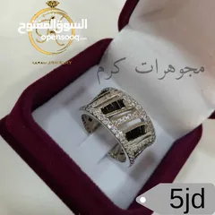  17 ذهب ايطالي مكفول عيار 21