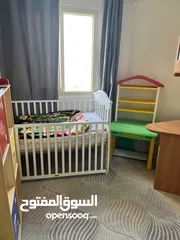  5 للبيع غرفه نوم اطفال مع صوفا زاويا