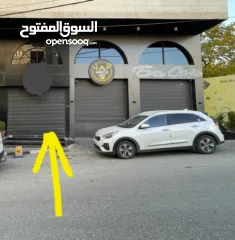  3 محل للايجار على الشارع مباشرة دفة واحدة