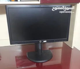  1 كومبيوتر شخصى Hp كيسه + شاشه + كيبورد الكمبيوتر بحاله جيده جدا