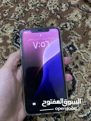  1 ايفون XS mix  للبيع حاله جيده 256 جيجا