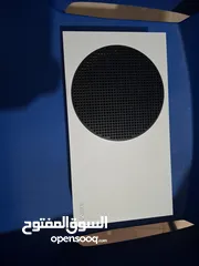  2 اكس بوكس سيريس اس مستعمل 5 واسبوع فقط الجهاز ولا شخط مع ايدتين اصليات السعر 280 غير قابل للنقاش