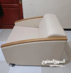  2 كنبة وسرير مرفد طبية اوربية من جمهورية التشك