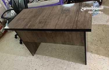  3 مكتب خشبي للدراسة مستعمل استخدام شخصي نظيف جدًا