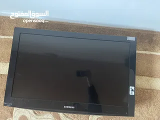  4 شاشه سامسنج للبيع شغاله ولا فيها اشي بس ركب