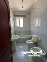  18 شقة طابقية - ام أذينة - 3نوم - 220م - مطلة - قريبة من الخدمات العامة