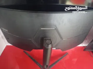  3 شاشه منحنيه