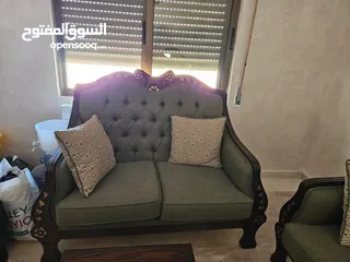  2 كنب سباع مقاعد مع مرايه انتريه جديد (استعمال خفيف جدا لا يذكر)