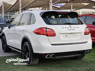  14 Porsche Cayenne 2011 GCC/ v8 / full option perfect condition