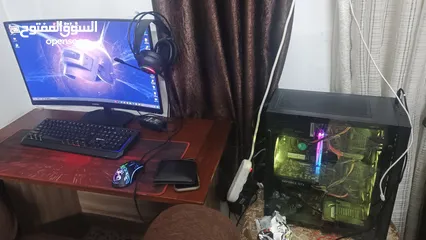  1 كمبيوتر مع شاشة