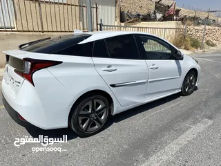  2 تويوتا بريوس تصلح للاعفاءات والجمرك 2022 ماشيه 10 الاف فحص 4 جيد صنف Xle فل كامل