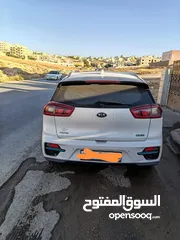  6 كيا نيرو 2021