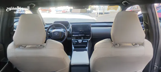  27 - Toyota bZ4X 2023  كهربائية بالكامل  فئة Long Range Pro  دفع أمامي