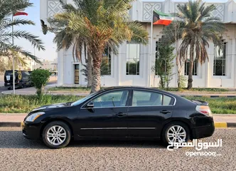  2 Nissan Altima - 2011 Black