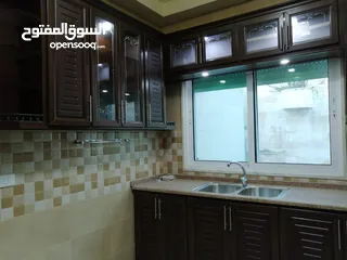  27 فيلا للبيع